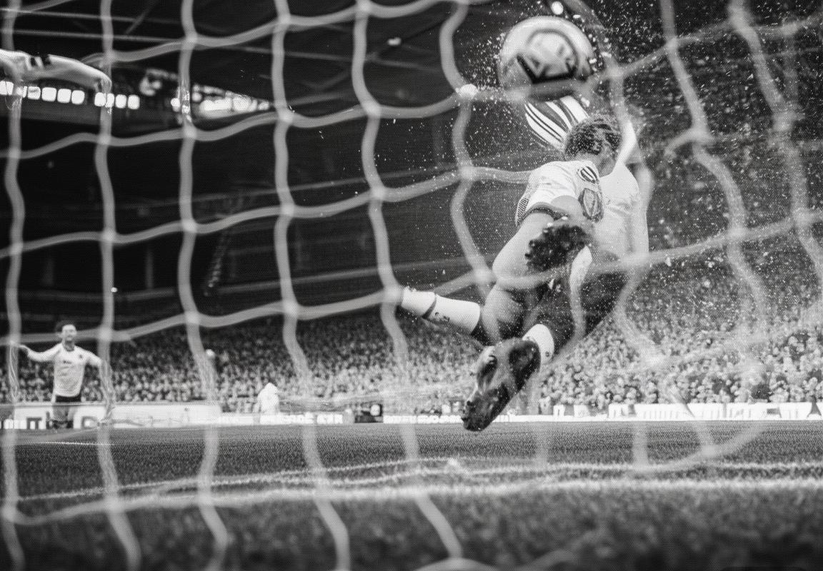 2016英超巅峰对决：利物浦VS曼联战术解析与经典瞬间(图3)