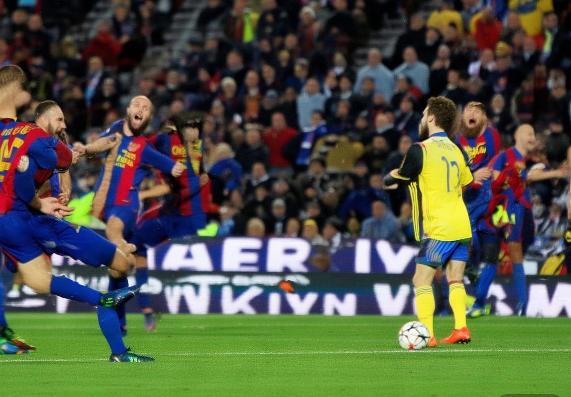 巴塞罗那VS基辅迪纳摩：巅峰对决高光回顾与赛事反响(图3)